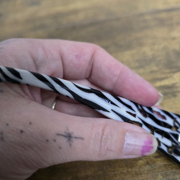 Zebra Print Square Sunglasses - Picture 4 of 5